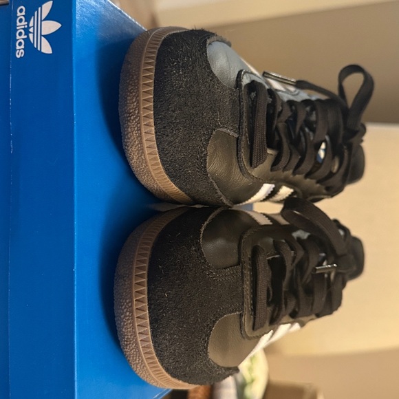 Adidas women’s Samba Black White Sneakers - Picture 4 of 4